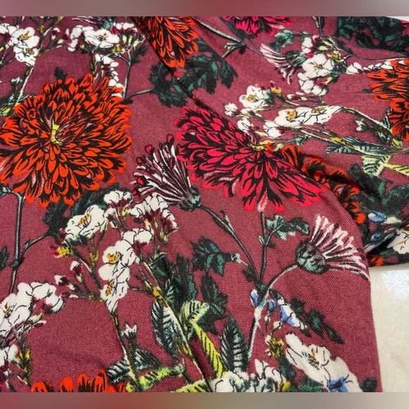 BEACH RIOT long sleeve v- neck blouse - Picture 6 of 6